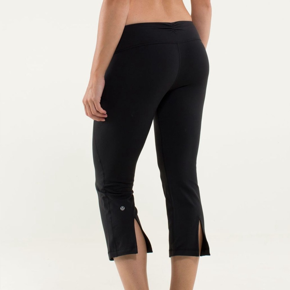 lululemon athletica Black Cropped Leggings